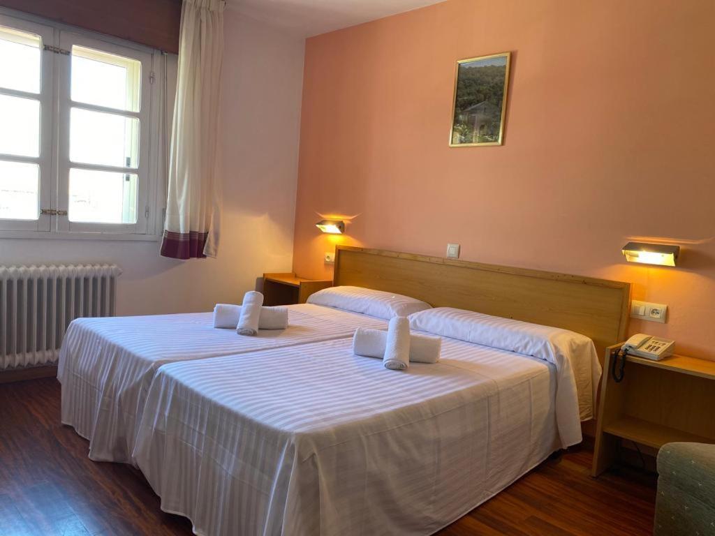 Hotel San Paio ซานติอาโก เด กอมโปสเตลา ภายนอก รูปภาพ