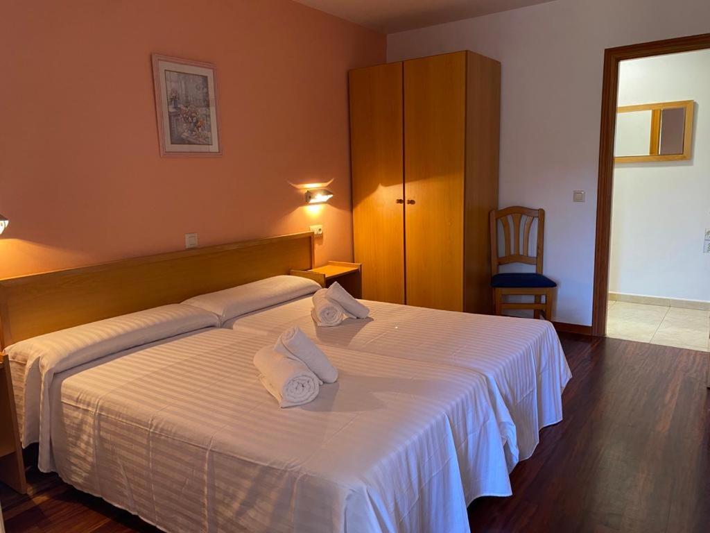 Hotel San Paio ซานติอาโก เด กอมโปสเตลา ภายนอก รูปภาพ