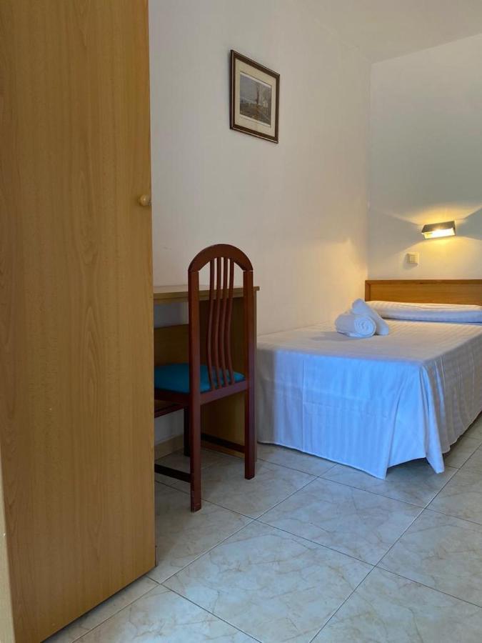 Hotel San Paio ซานติอาโก เด กอมโปสเตลา ภายนอก รูปภาพ